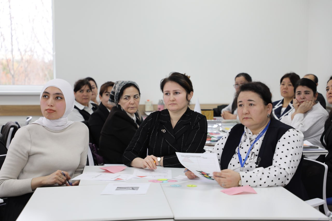 Bugun institutda yanvar oyida tashkil etilgan 100 soatlik malaka oshirish kurs tinglovchilarining yakuniy attestatsiya sinovlari o‘tkazilmoqda.