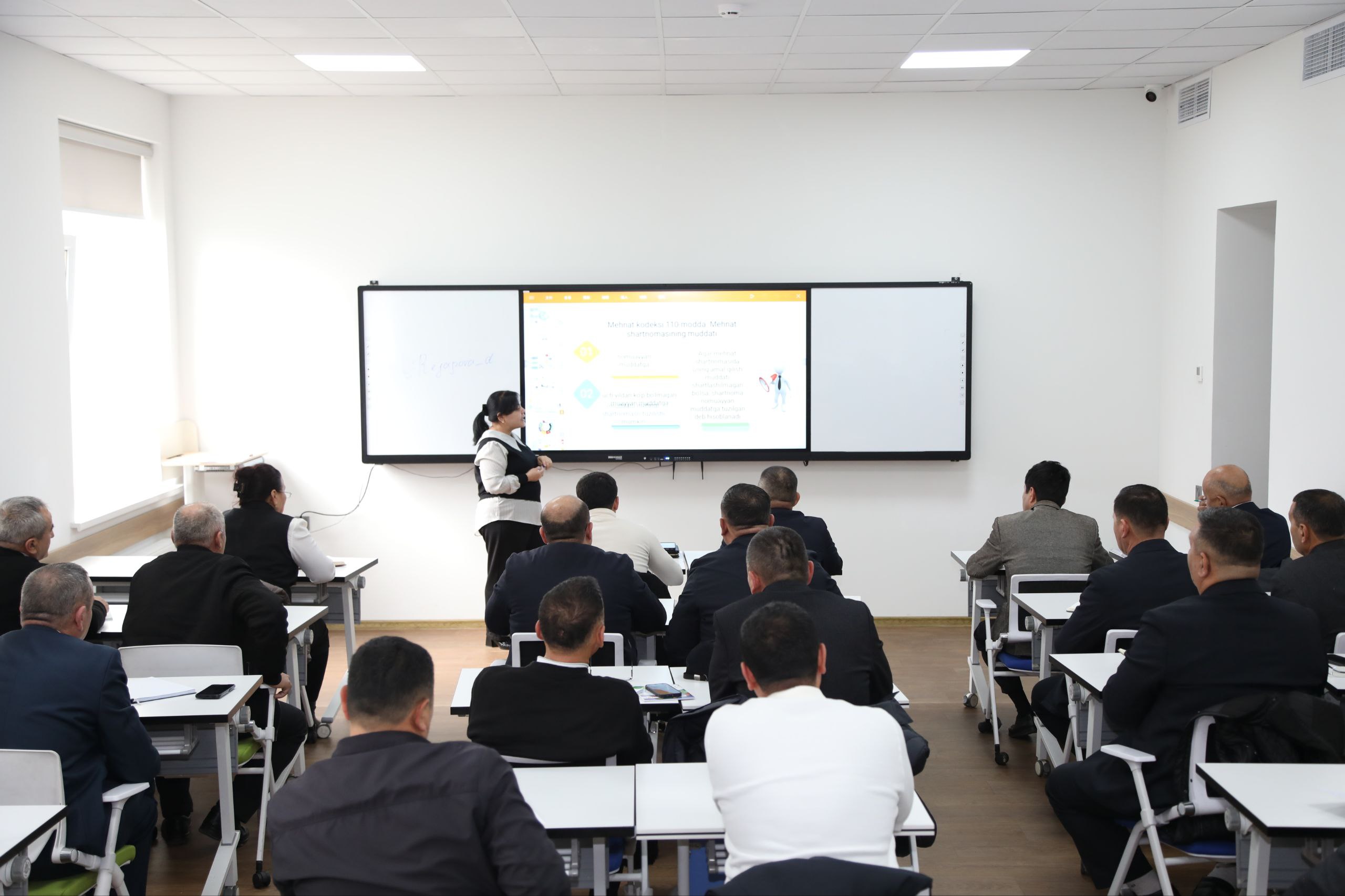 A.Avloniy nomidagi institutda umumtaʼlim maktablarining amaldagi direktorlari hamda direktor lavozimiga nomzodlar uchun yanvar oyining menejerlik o‘quv kurslari boshlandi.