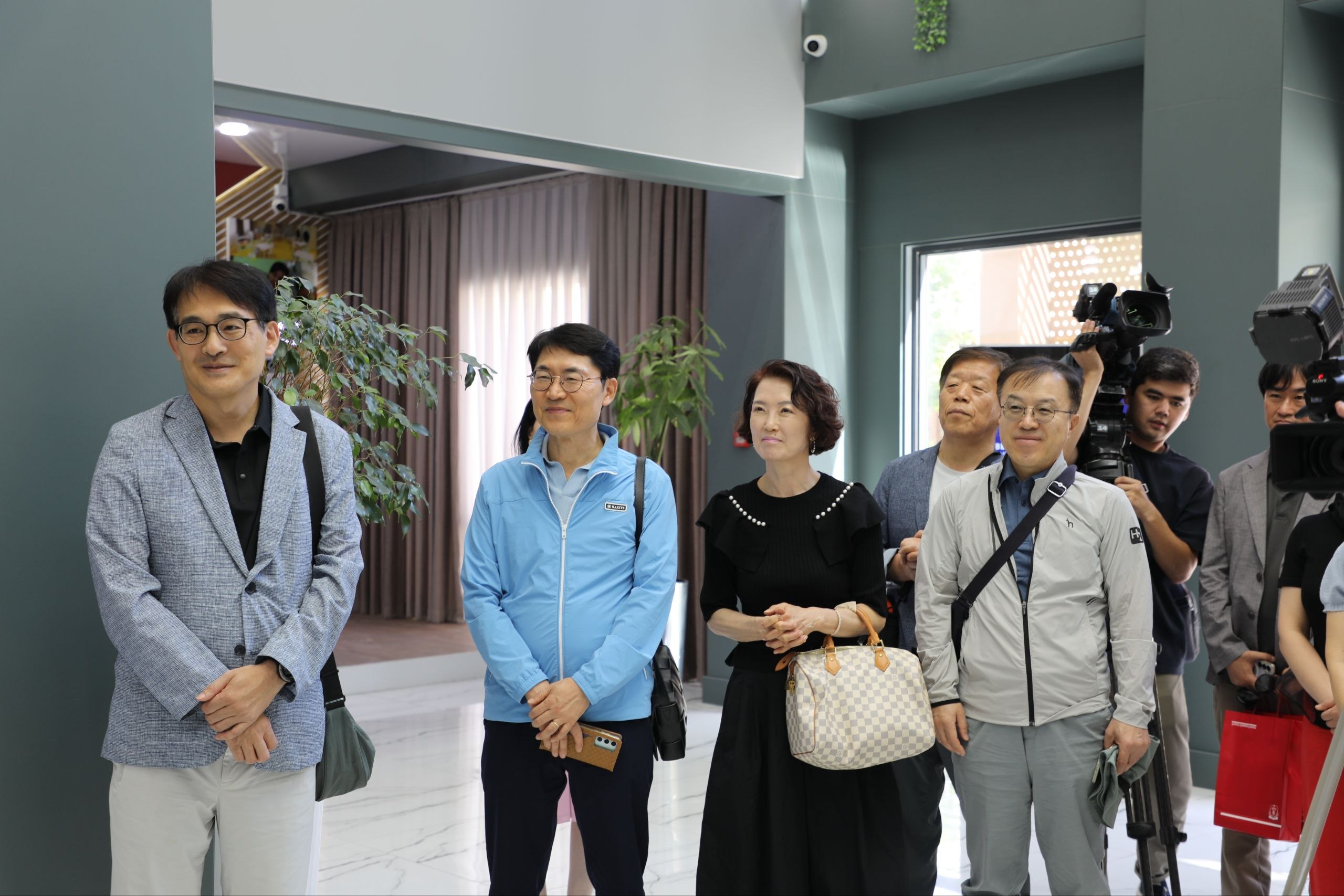 Koreya Respublikasi delegatsiyasi institut faoliyati va yangilangan kampusi bilan tanishdi